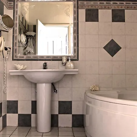 Otel Anatolia Ano Mera